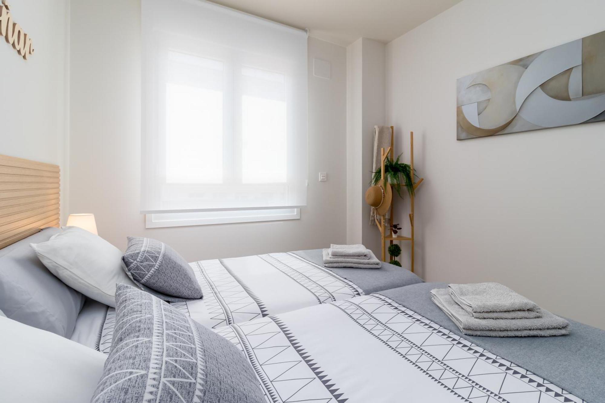 Home In Castro Con Parking Castro Urdiales Bagian luar foto